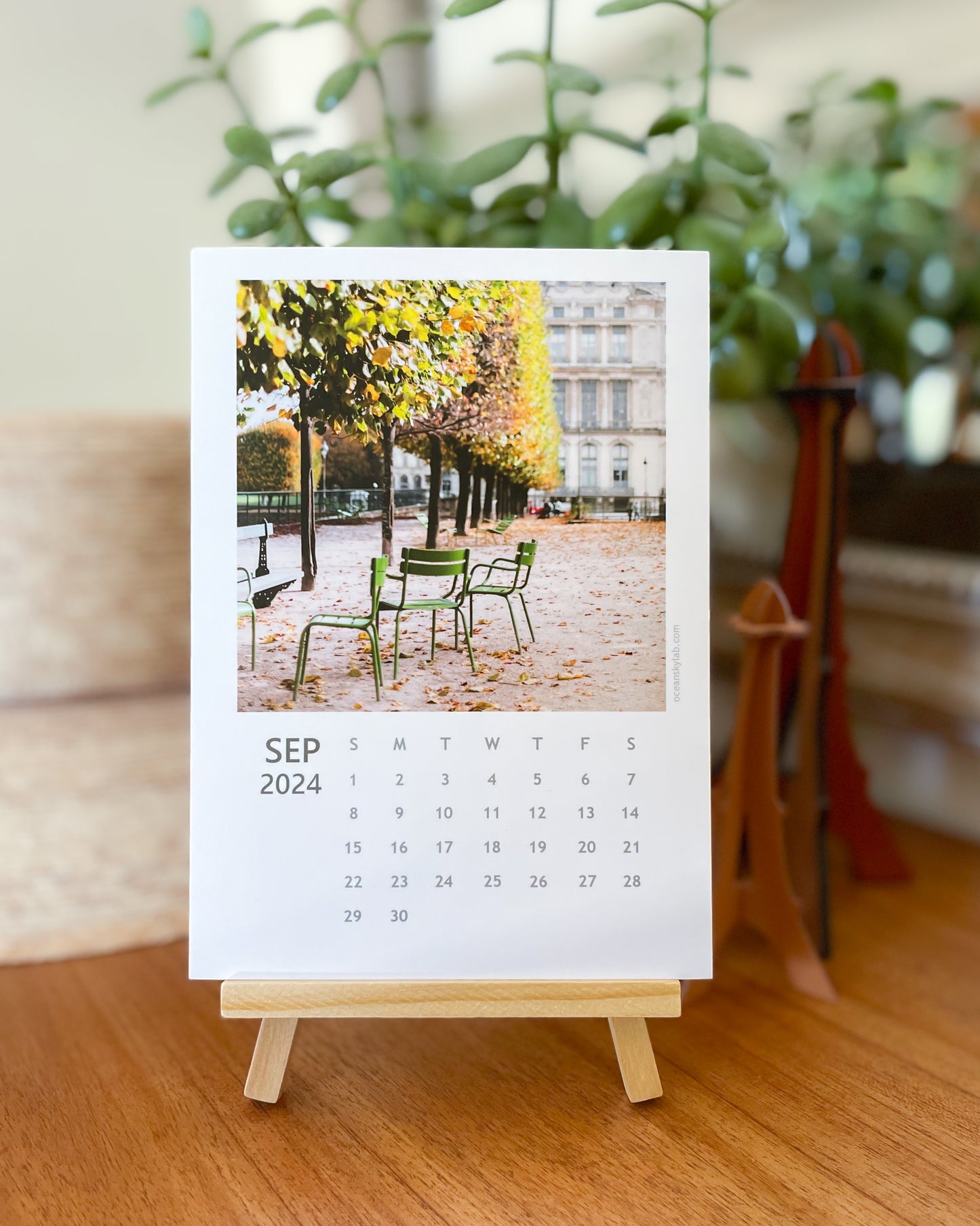 2024 Paris Desk Calendar